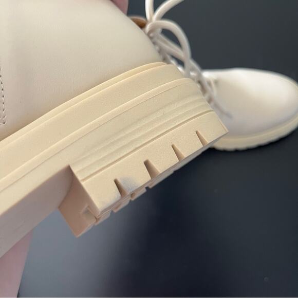 NWT Tony Bianco Lug Sole Lace Up Boots Cream - Picture 11 of 12